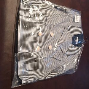 Blazer with three quarter length sleeves.